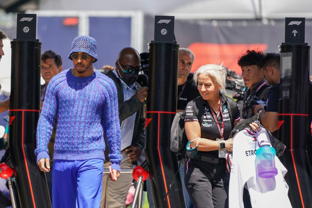 Lewis Hamilton Reunites with Former Physiotherapist at Project 44