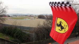 Hamilton debuta con Ferrari en Fiorano: tifosi enloquecen