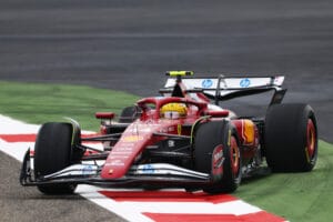 Russell Tops Laps, Hamilton Fastest in Rainy Bahrain Test