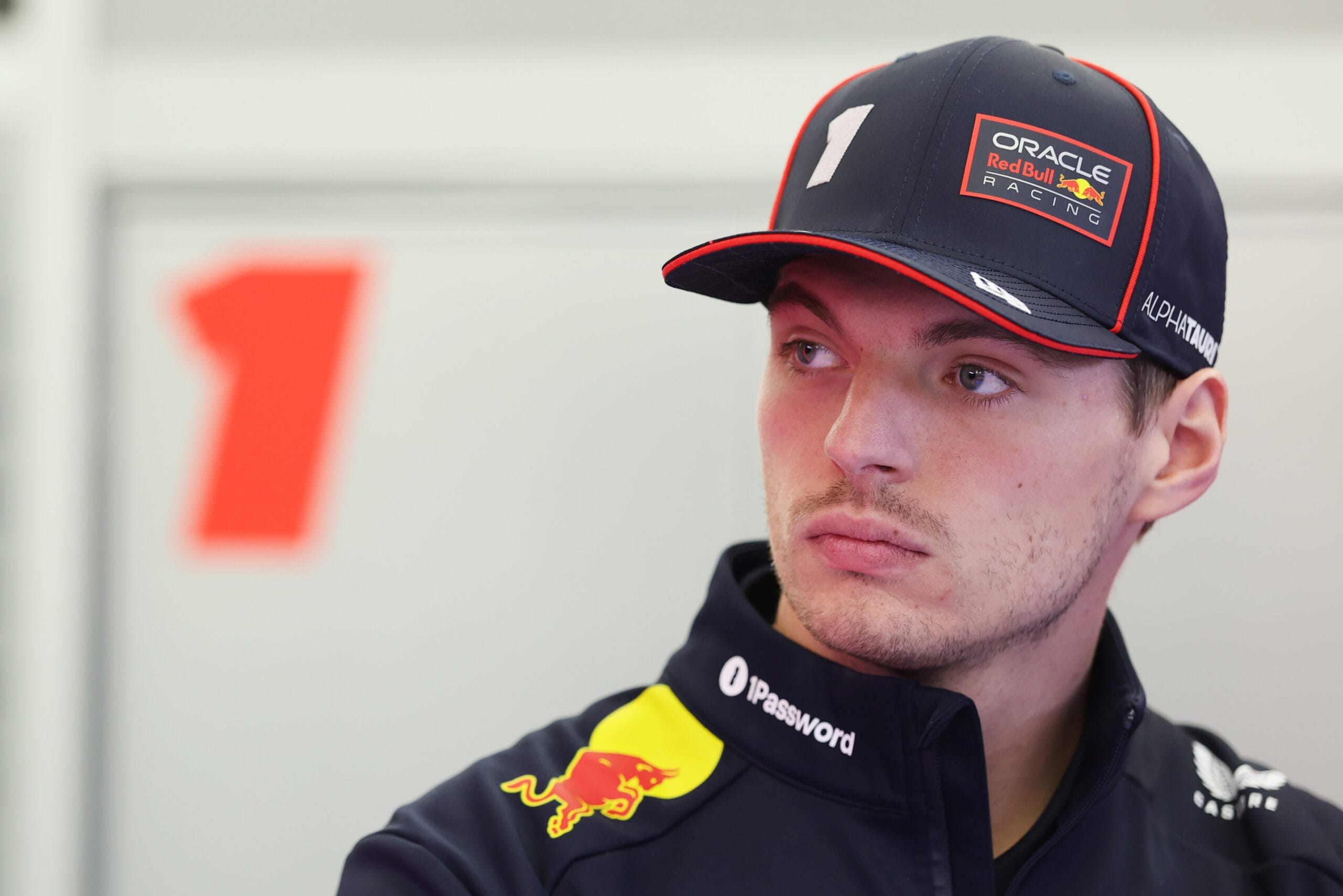 Verstappen y Leclerc lideran el test de invierno en Bahrein