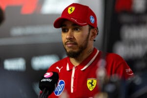 Hamilton Backs V10 Engines Return for F1's Future
