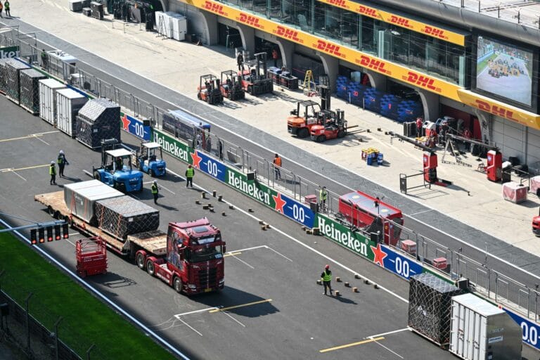 Red Bull McLaren Overcome Shanghai Delays