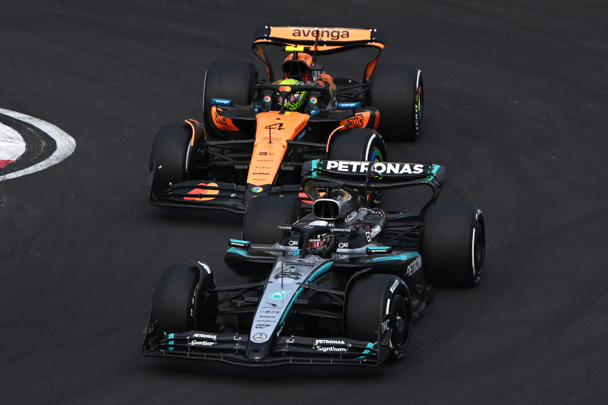 Russell elogia a McLaren Norris responde con escepticismo