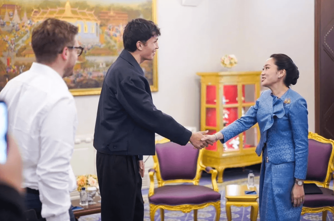 Albon impulsa un Gran Premio en Tailandia
