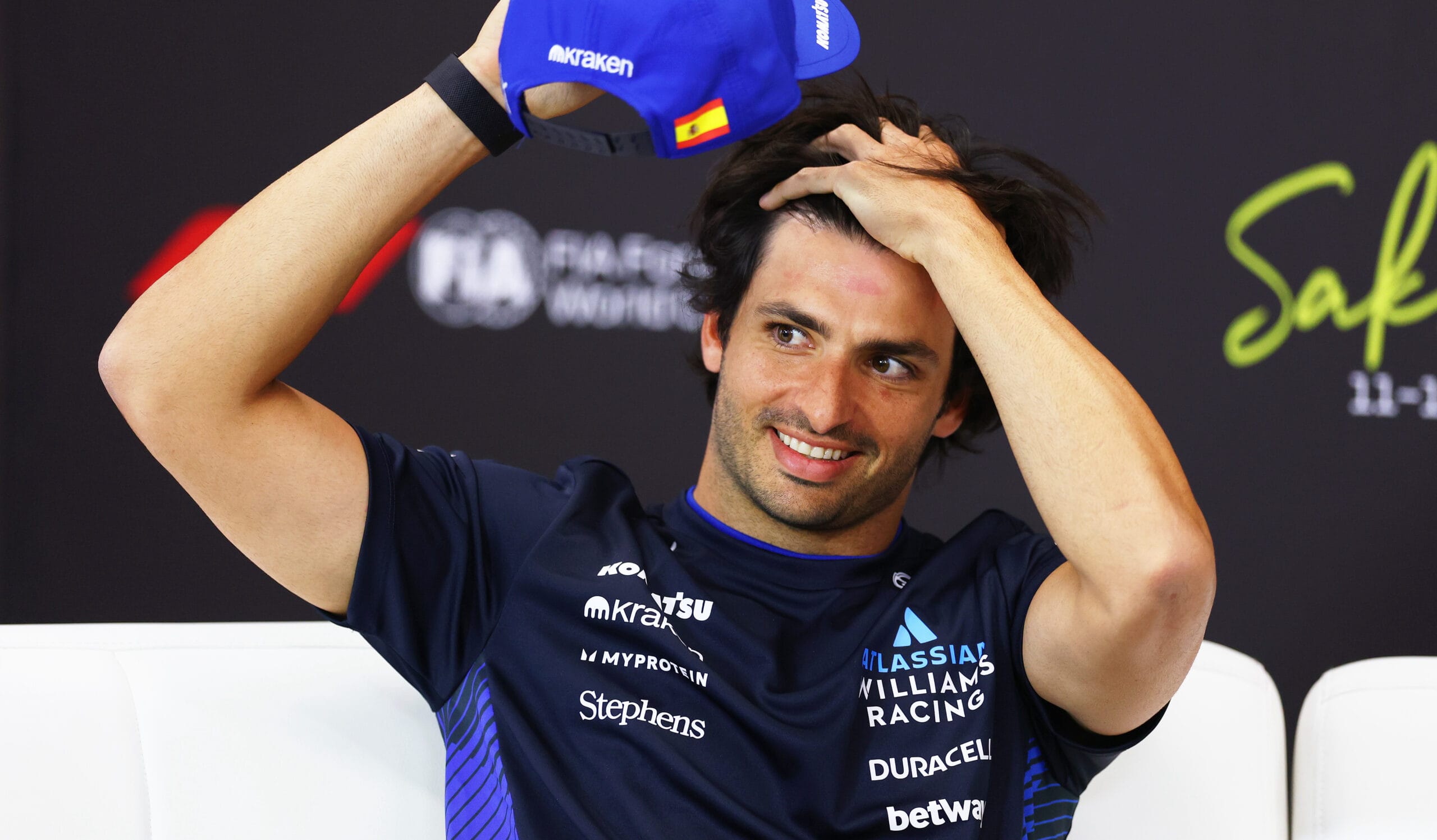 Carlos Sainz critica multas absurdas tras GP Japn