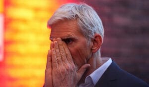 Damon Hill critica tcticas de Verstappen antes de Bahrin