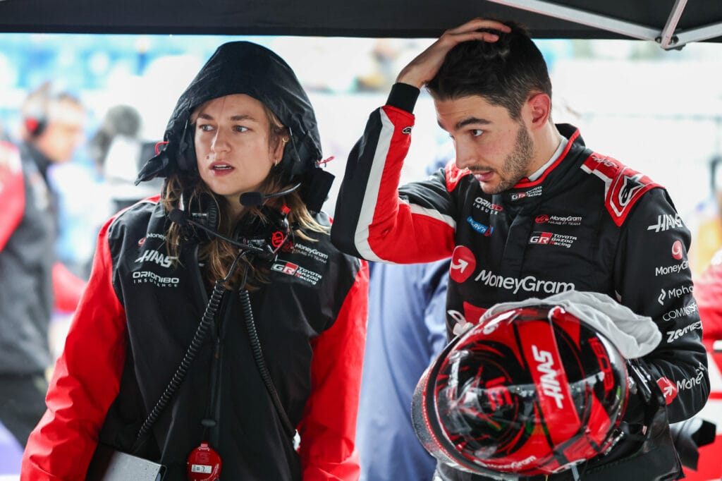 Esteban Ocon destaca a Laura Mueller tras Suzuka