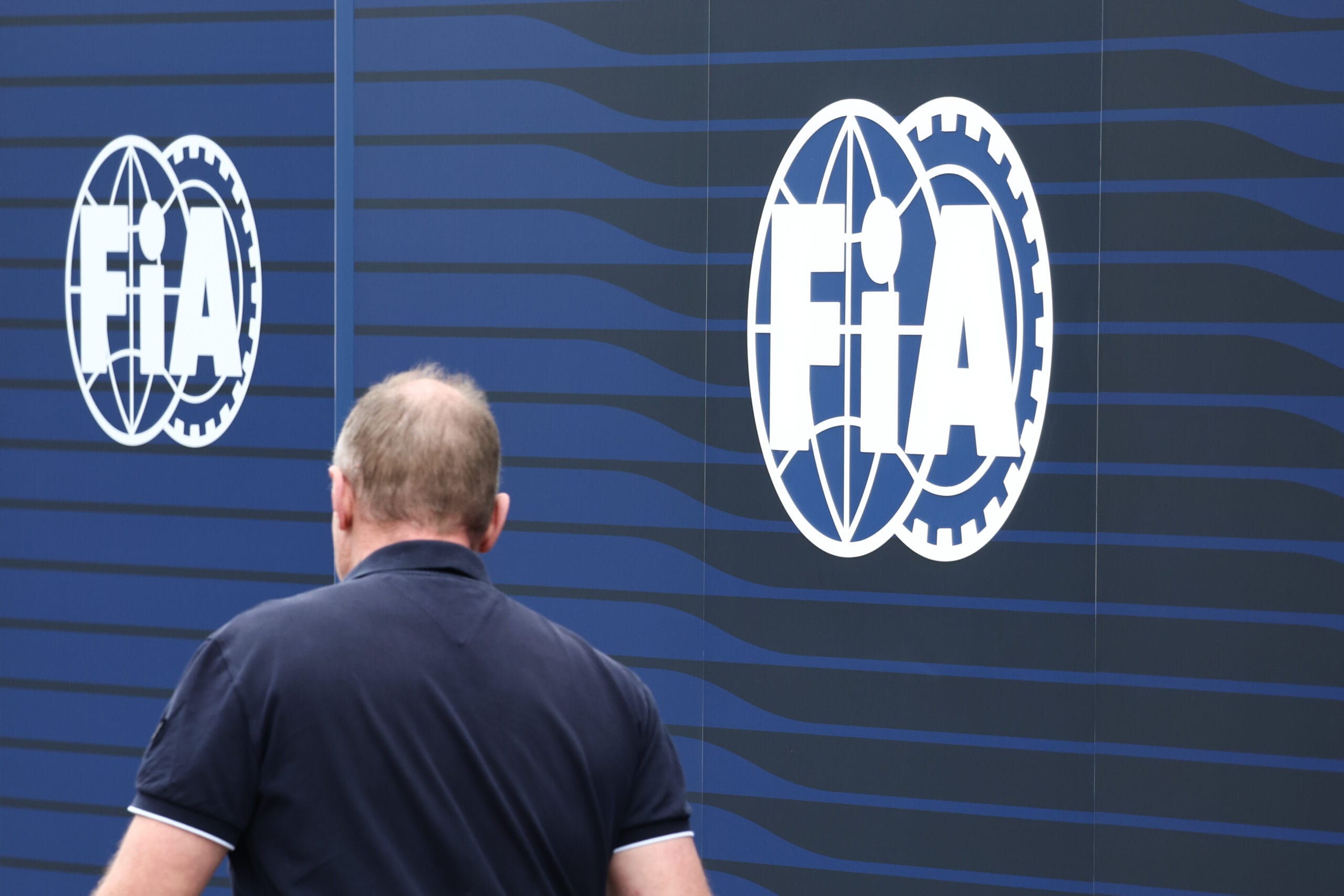 FIA reafirma motores hbridos 2026 en reunin en Bahrein