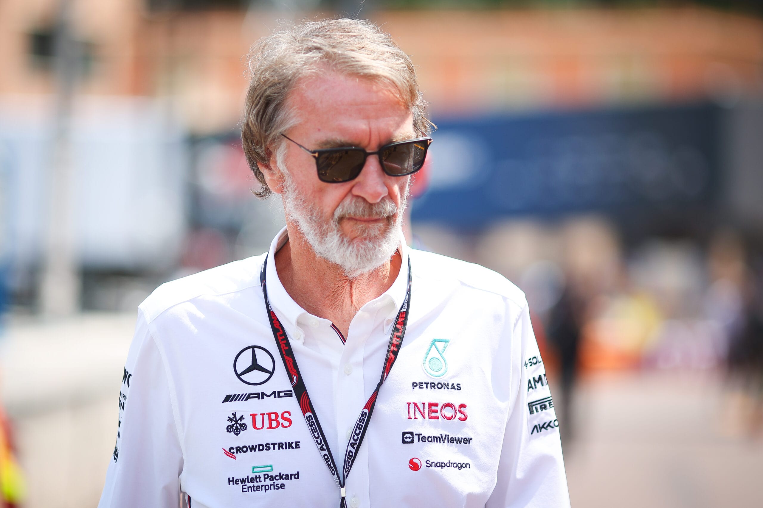 Jim Ratcliffe busca experto de Mercedes para el Man United