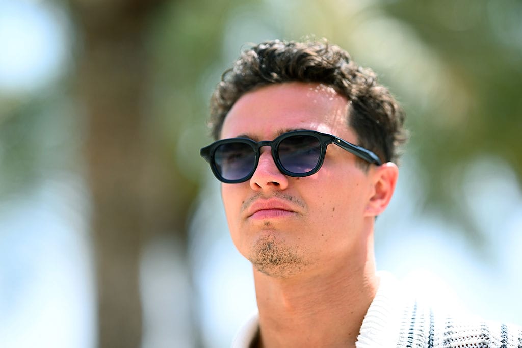Lando Norris lucha con McLaren antes del GP de Bahrein