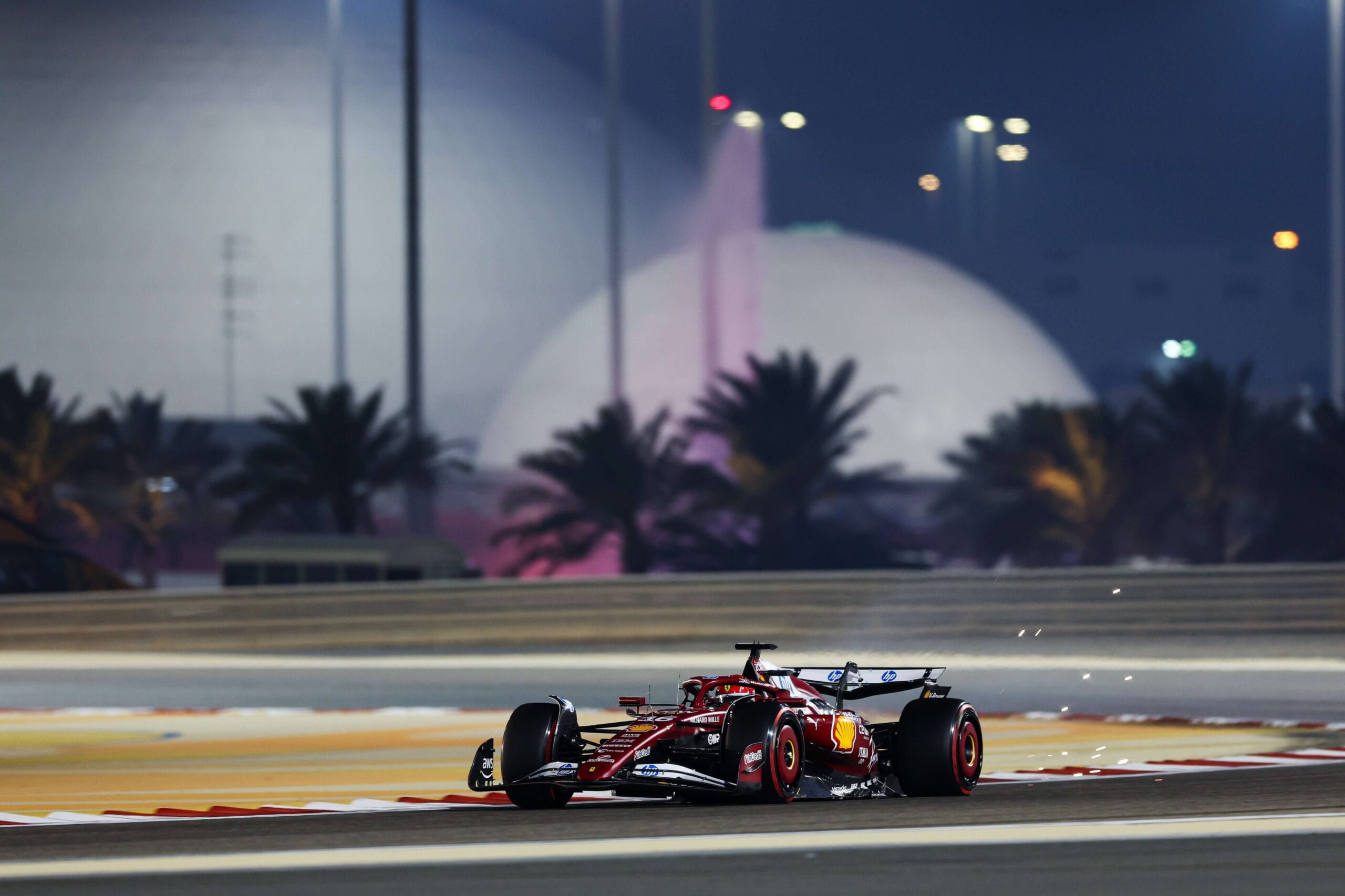 Leclerc sorprende con tercer puesto en Bahrein para Ferrari