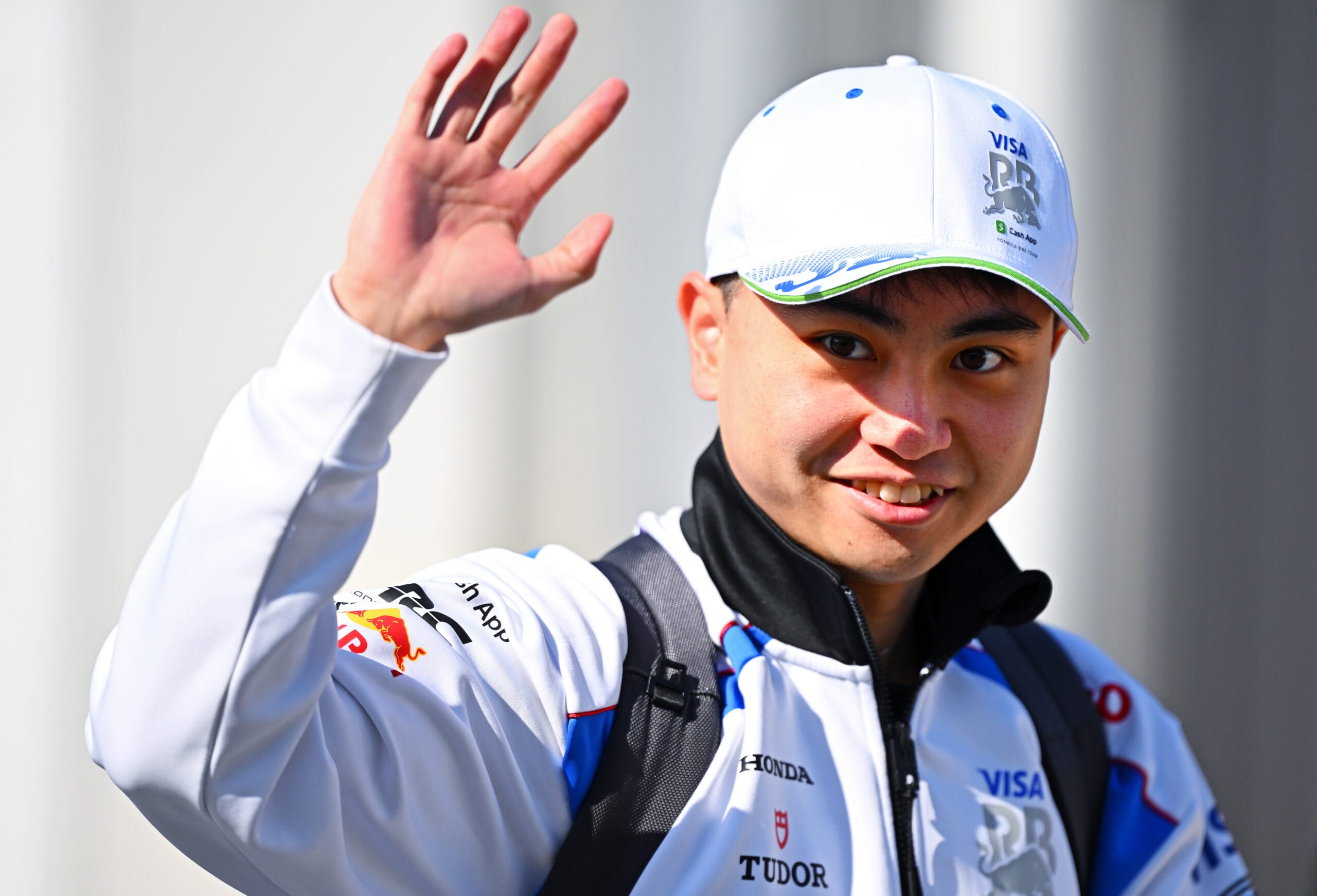 Verstappen cede su lugar a Iwasa en libres de Bahrein