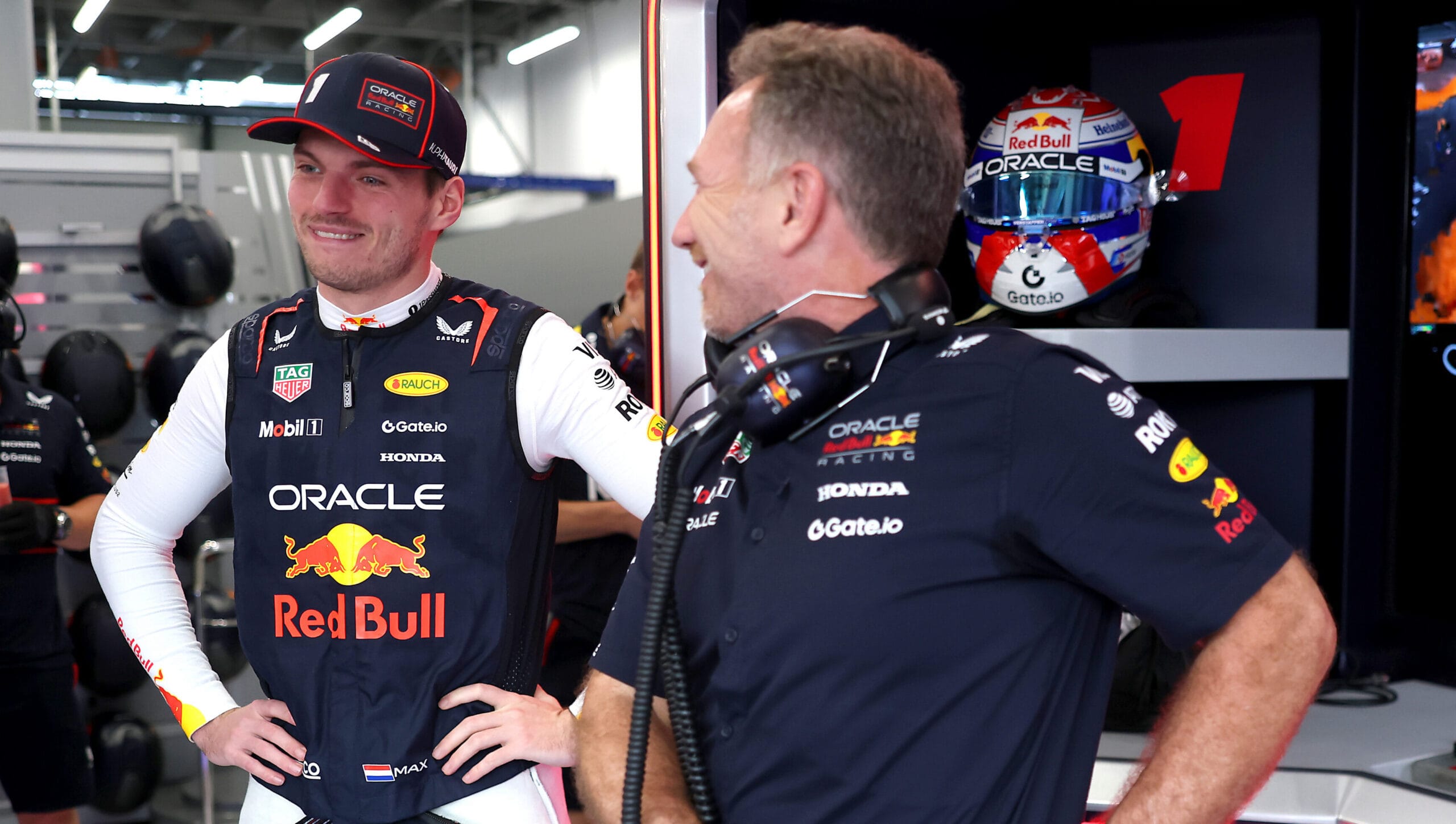 Verstappen enfrenta ao decisivo Vettel le aconseja lealtad