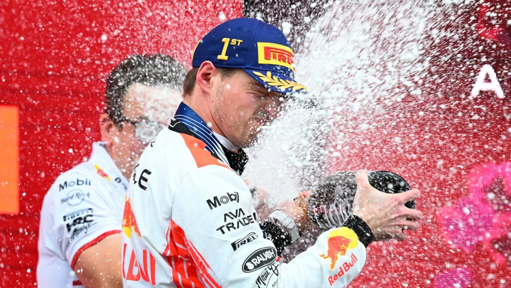 Verstappen Triumphs in Japan Closes Gap to Norris