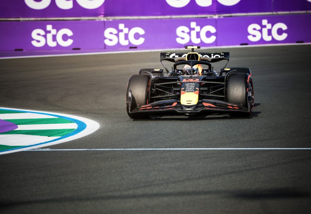 Yuki Tsunoda Crashes in Jeddah Practice Session