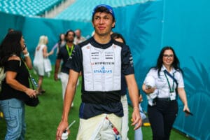 Albon brilla en Miami con quinto puesto para Williams