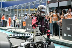 Antonelli brilla en Miami con pole histrica y tercer lugar