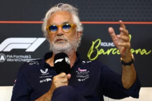 Briatore suea con Alpine campen en 2027 en Barcelona
