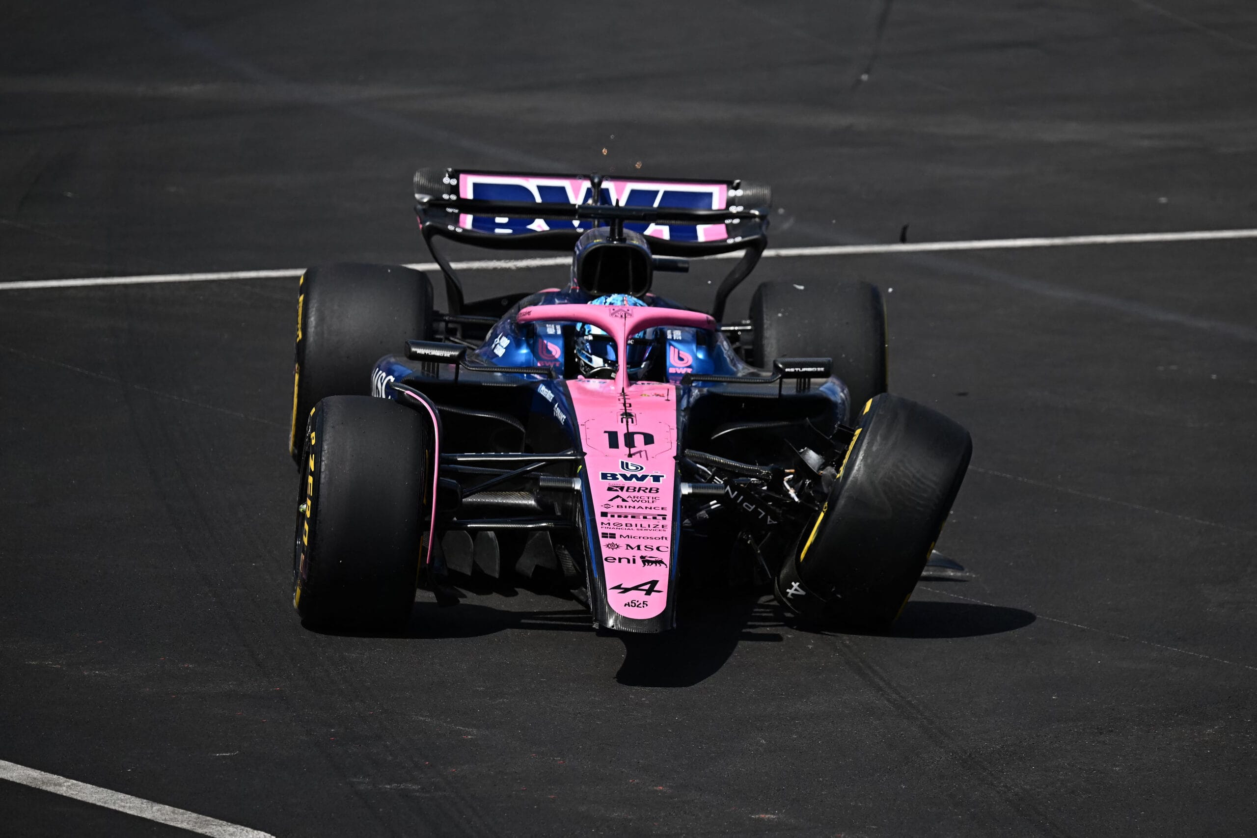 Gasly choca con Tsunoda y abandona en Mnaco