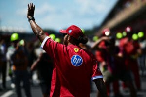 Hamilton brilla en Imola con Ferrari y emociona a tifosi