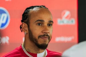 Hamilton preocupado por controles de alerones en Barcelona