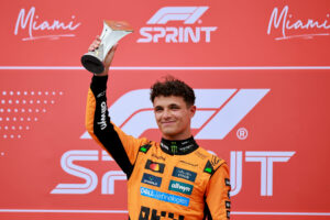 Lando Norris brilla en Miami con victoria en carrera sprint