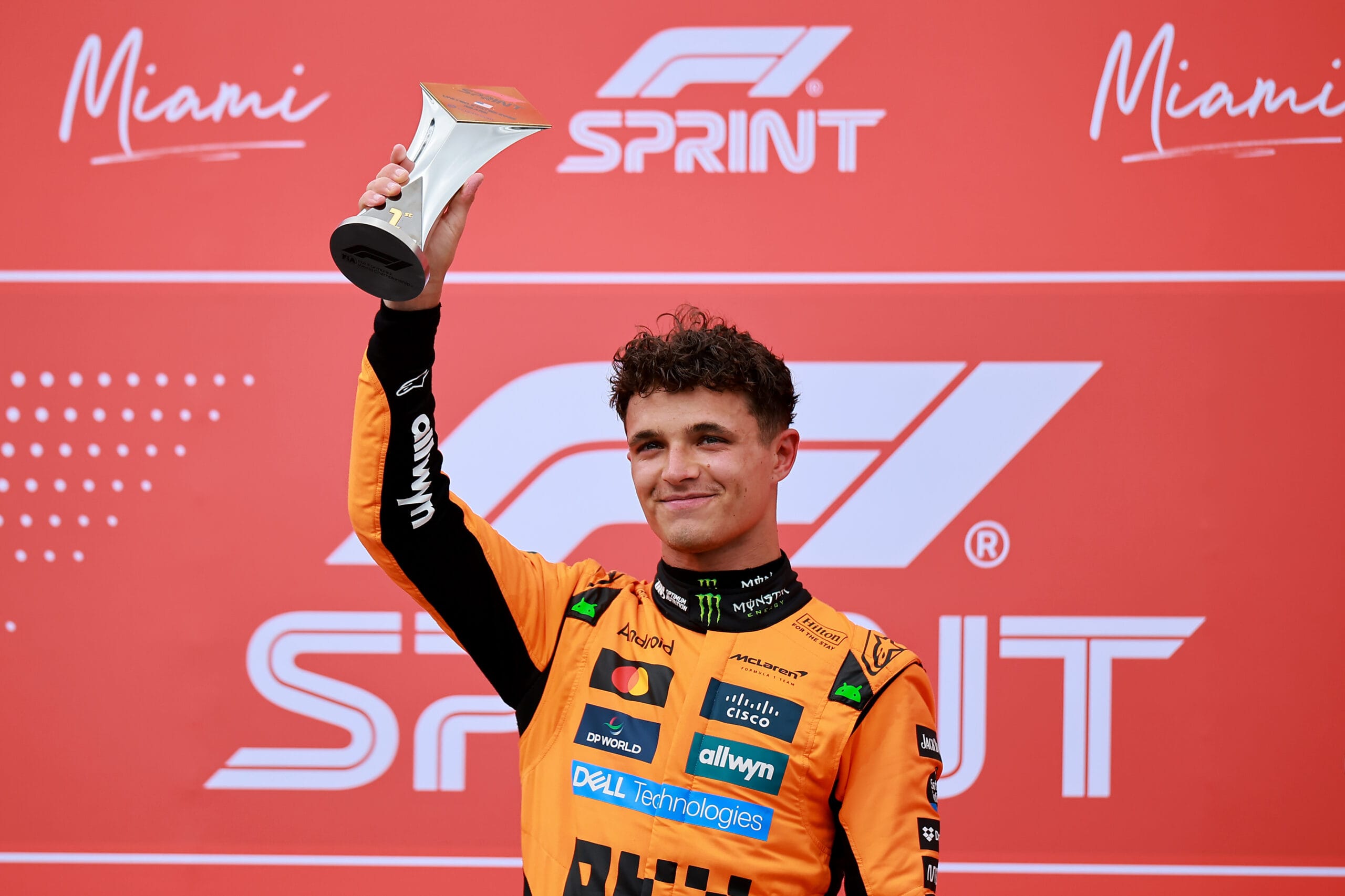 Lando Norris brilla en Miami con victoria en carrera sprint