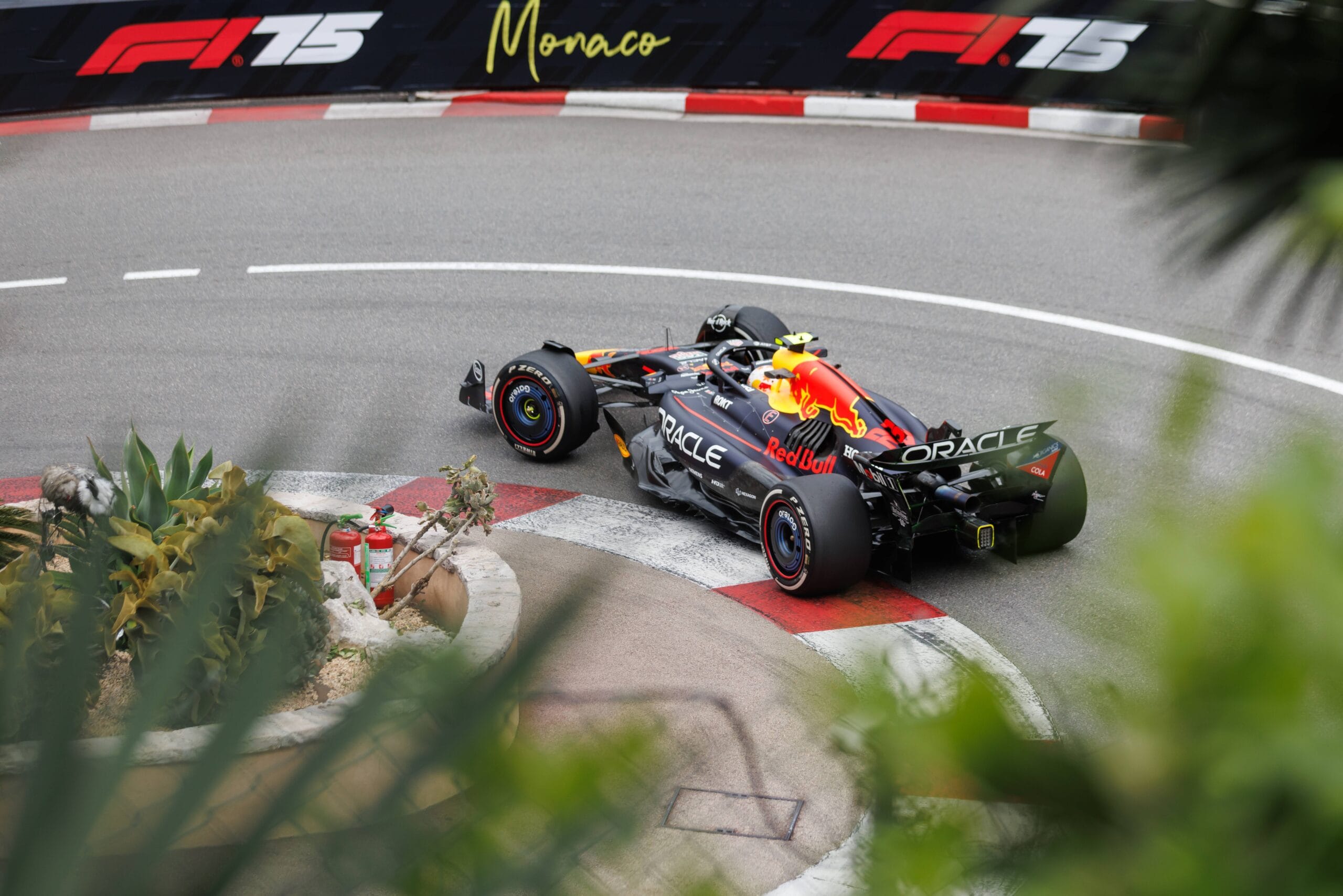 Leclerc domina Mnaco Verstappen busca remontar