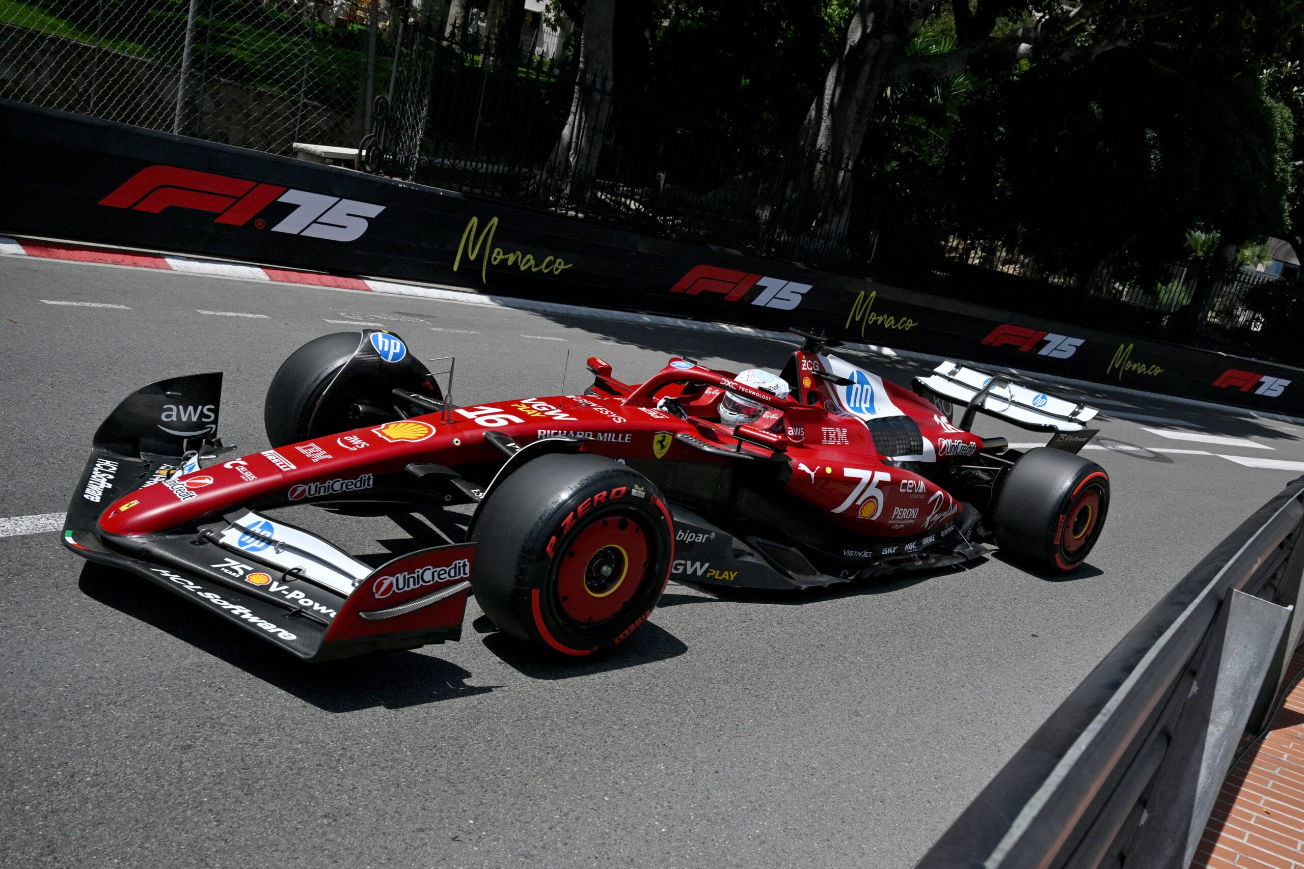 Leclerc lidera libres Verstappen y Norris lo siguen