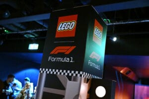 LEGO sorprende en Miami con coches F1 a tamao real