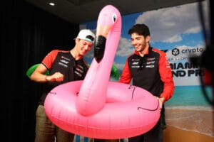Liam Lawson y Hadjar en duelo acutico en Miami F1