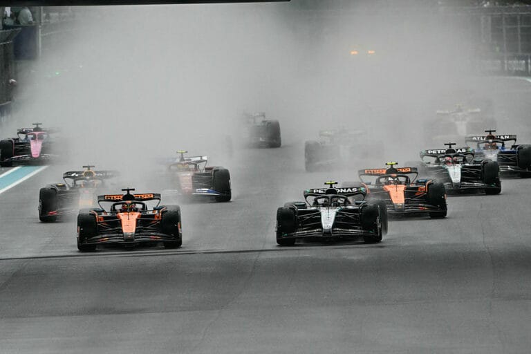 Norris triunfa en la catica sprint de Miami bajo la lluvia