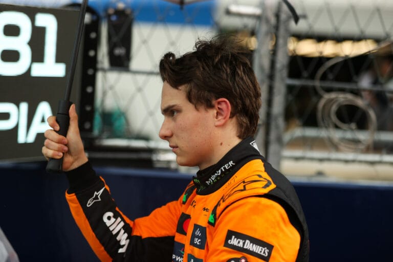 Piastri y Norris protagonizan duelo interno en McLaren