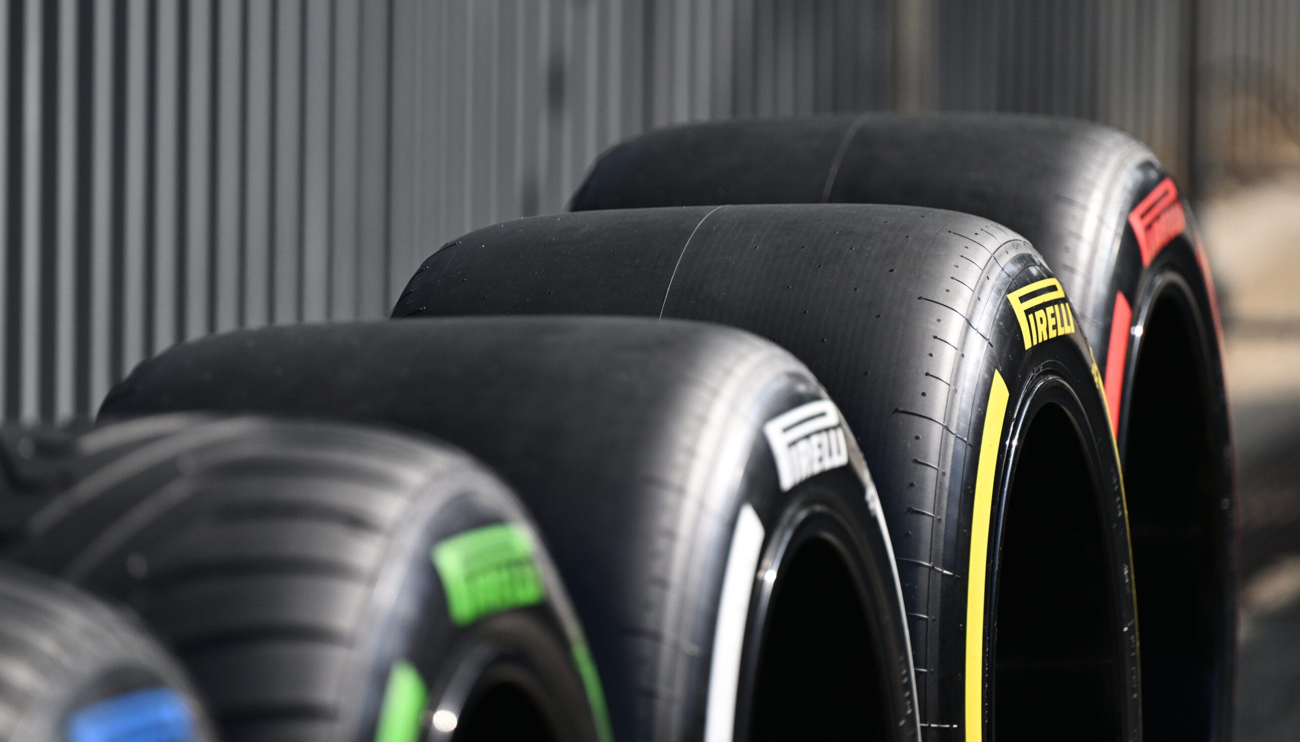 Pirelli prueba nuevo neumtico C6 en GP Emilia-Romagna