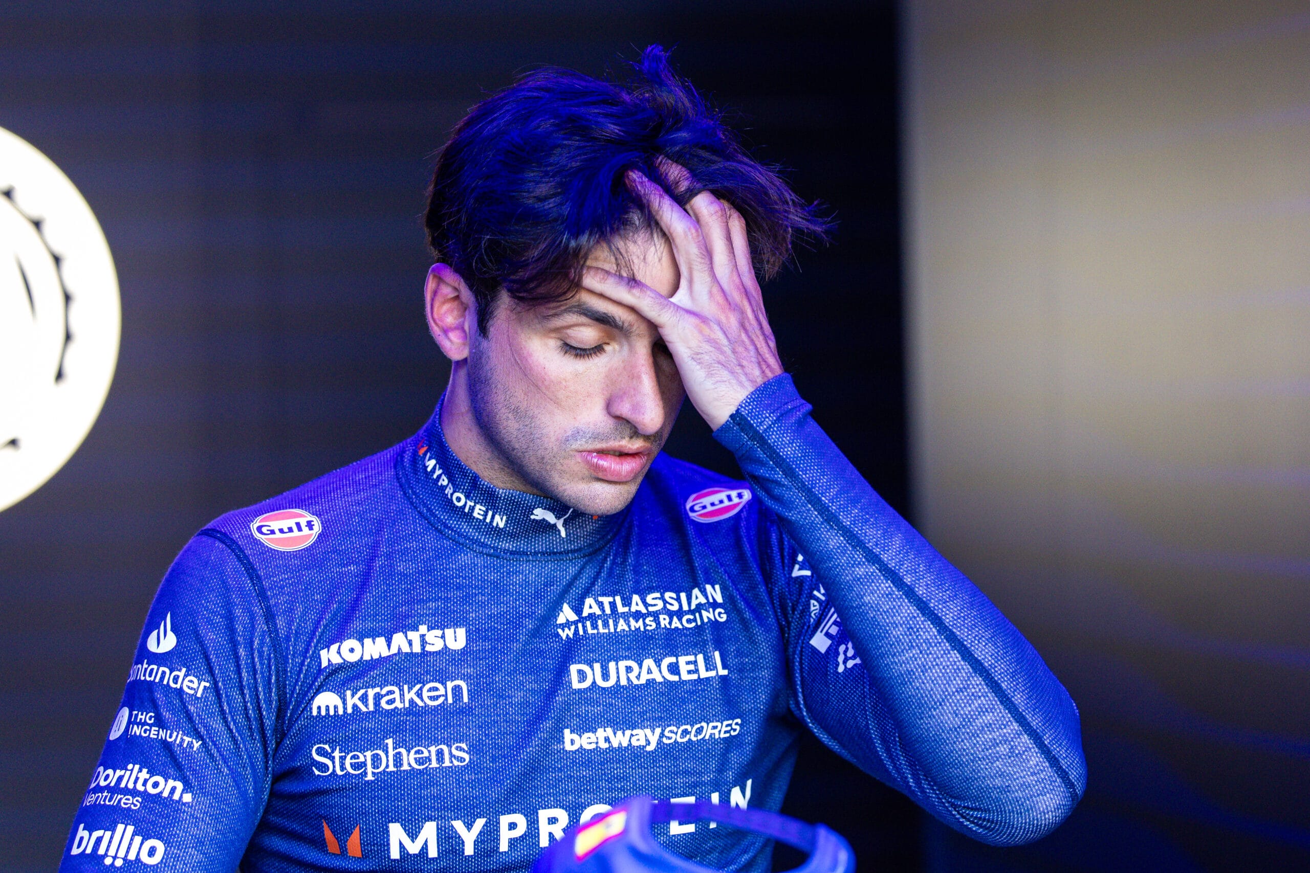 Sainz frustrado por estrategia de Williams en Imola