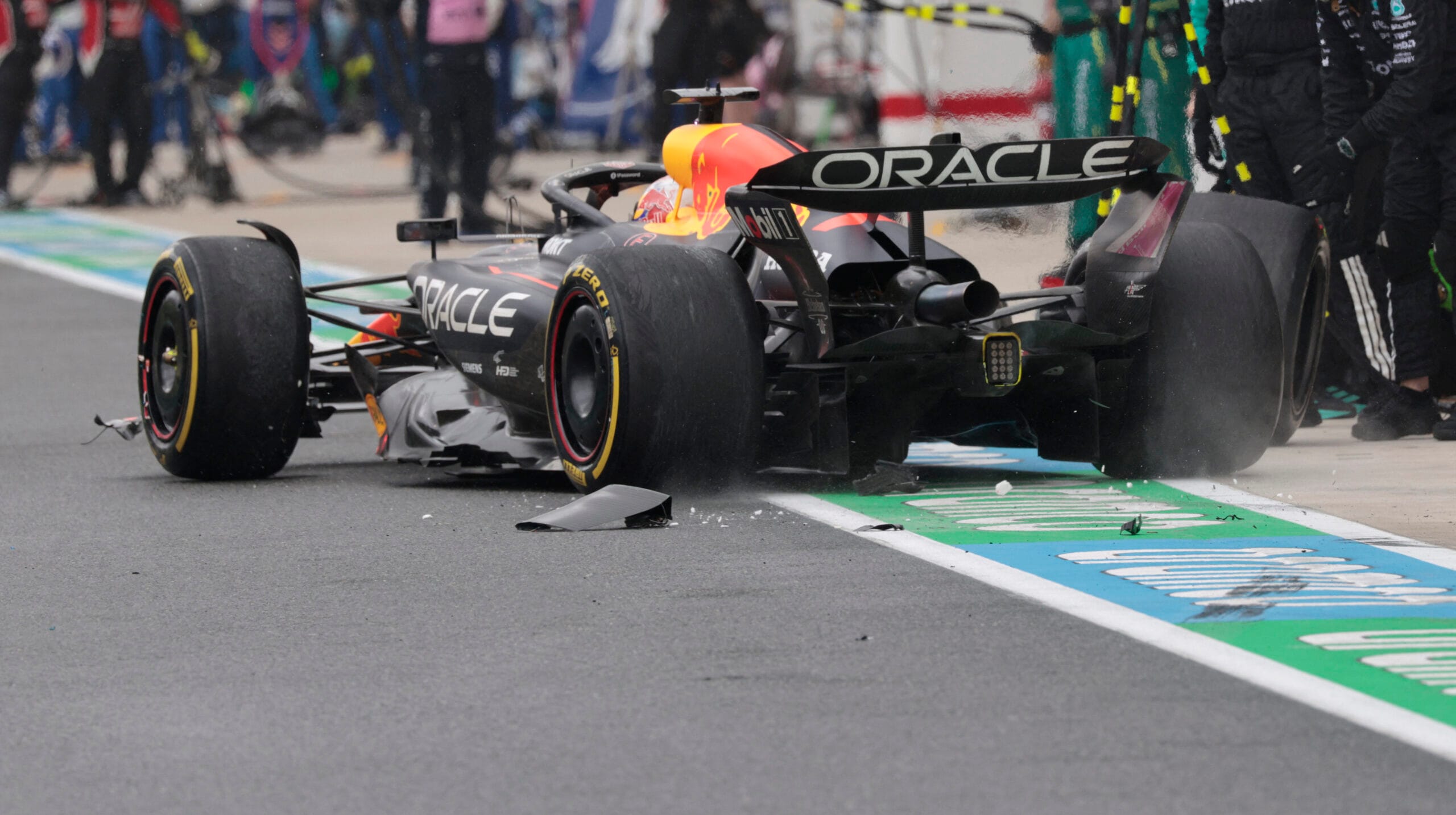 Verstappen choca con Antonelli en catico sprint Miami