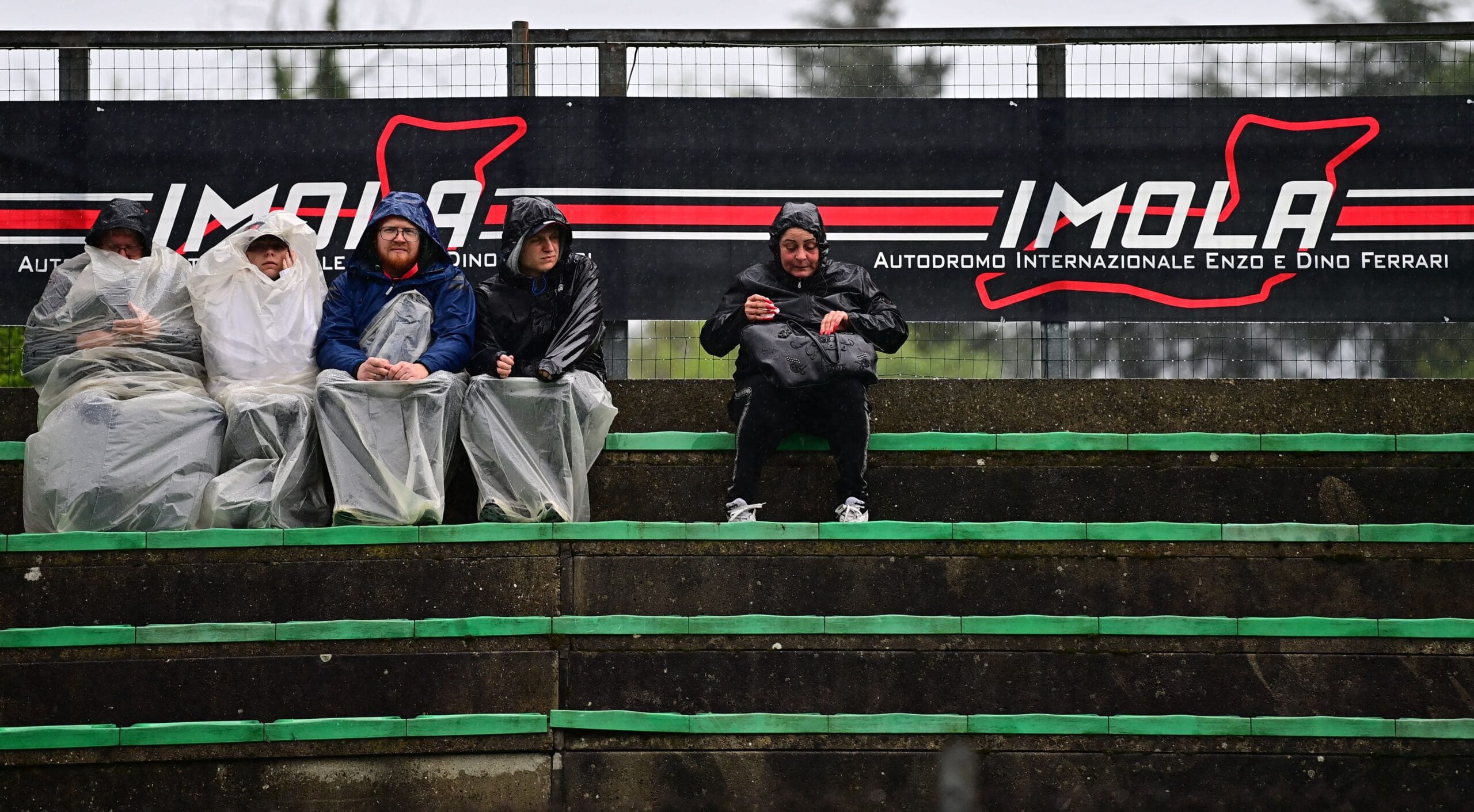 Verstappen listo para la batalla en Imola bajo amenaza de lluvia