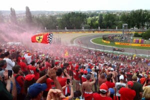 Verstappen y Norris se enfrentan en el GP de Emilia-Romaa