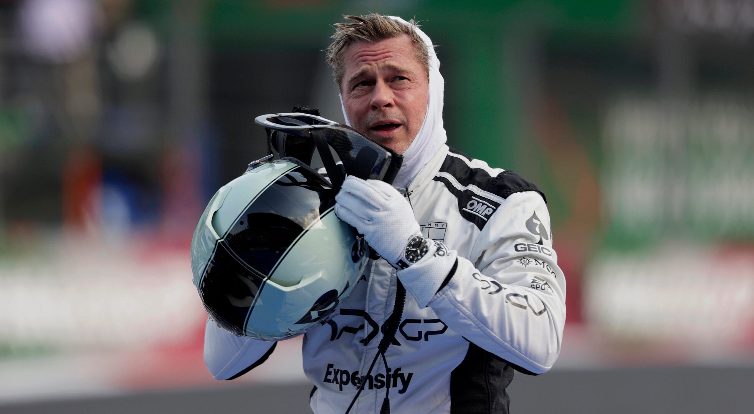 Brad Pitt descubre la dura vida de los pilotos de F1