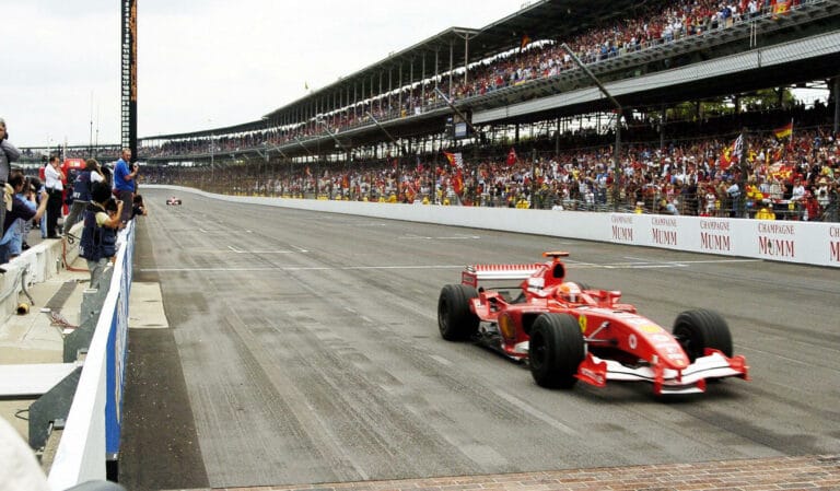 Caos en Indianpolis 2005 Schumacher gana entre abucheos