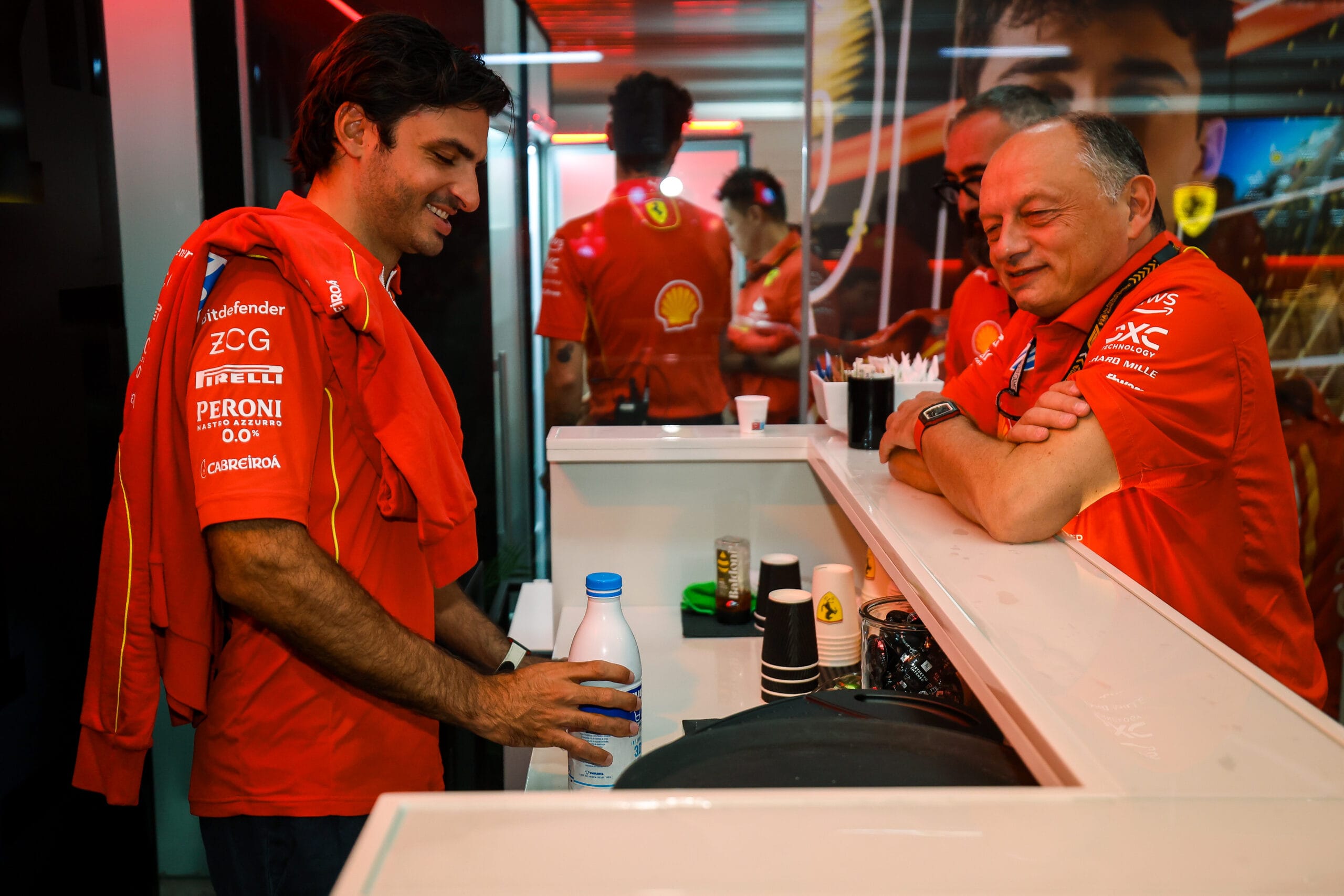 Carlos Sainz defiende a Vasseur ante presin en Ferrari
