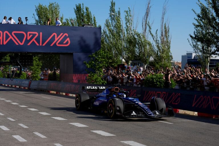 Carlos Sainz deslumbra en el nuevo circuito de Madrid