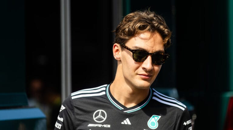 George Russell sin contrato Mercedes considera a Verstappen