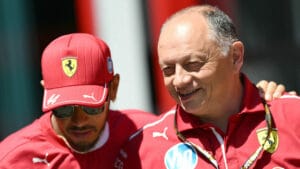 Hamilton defiende a Vasseur en medio de rumores en Ferrari