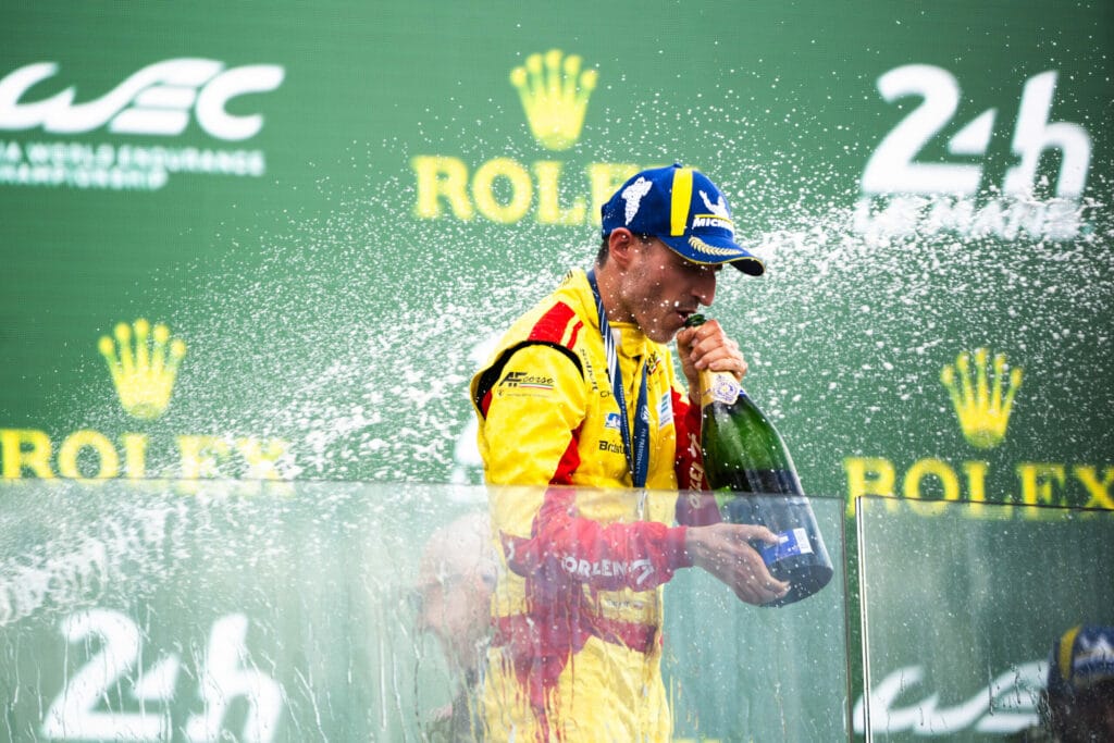 Kubica hace historia en Le Mans con Ferrari