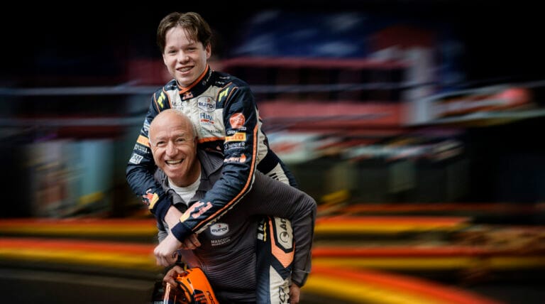 Rocco Coronel sigue los pasos de Verstappen hacia la F1