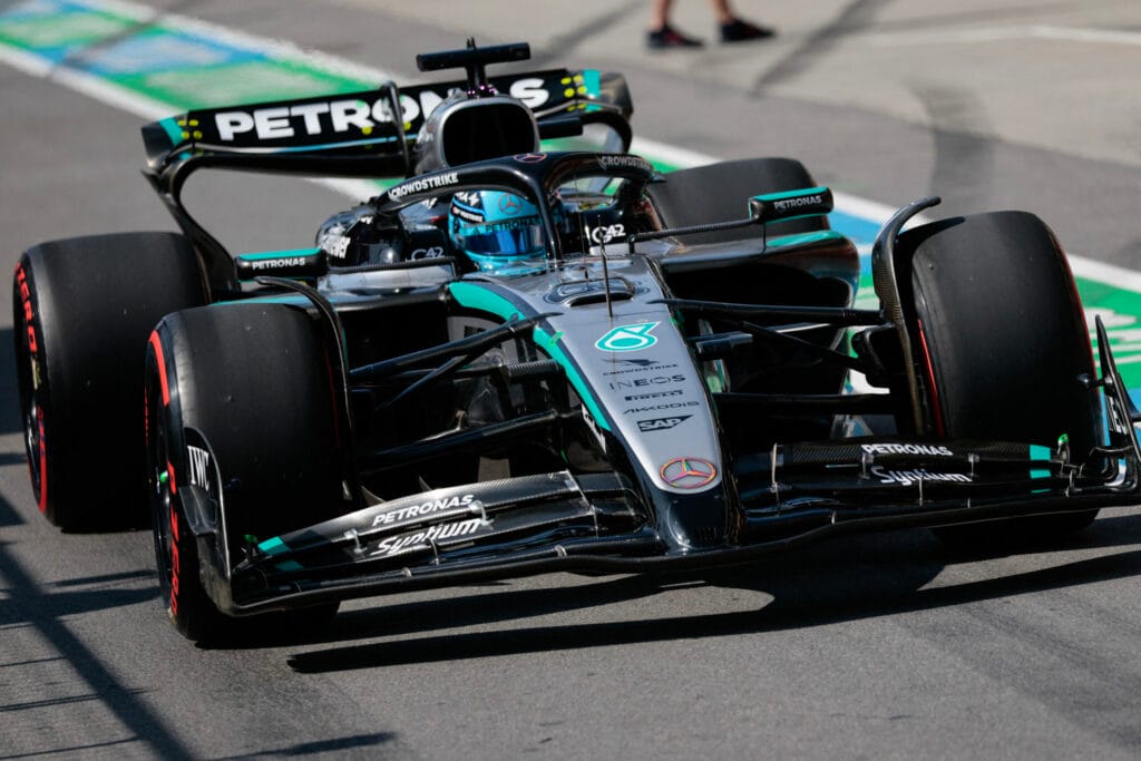 Russell sorprende con pole en Canadá frente a Verstappen