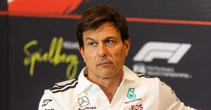 Russell y Verstappen en la mira de Mercedes para 2026