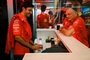 Sainz Defends Vasseur Amid Ferrari Pressure