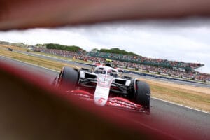 Bearman penalizado 10 puestos en el GP de Gran Bretaa
